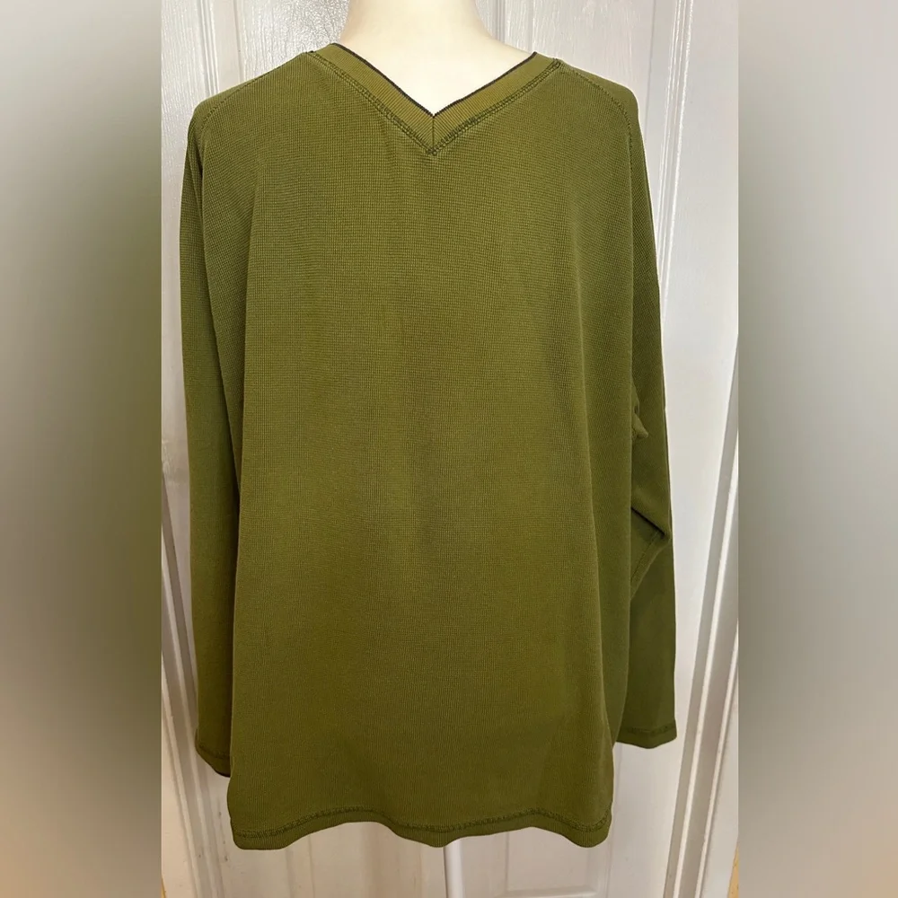 St. John's Bay Shirt Top Mens  Olive Green Long Sleeve Waffle Knit V Neck  Sz XL